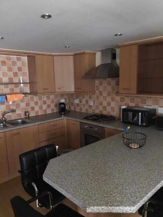 Beautiful 3-Bed Apartment In Гурок Екстериор снимка